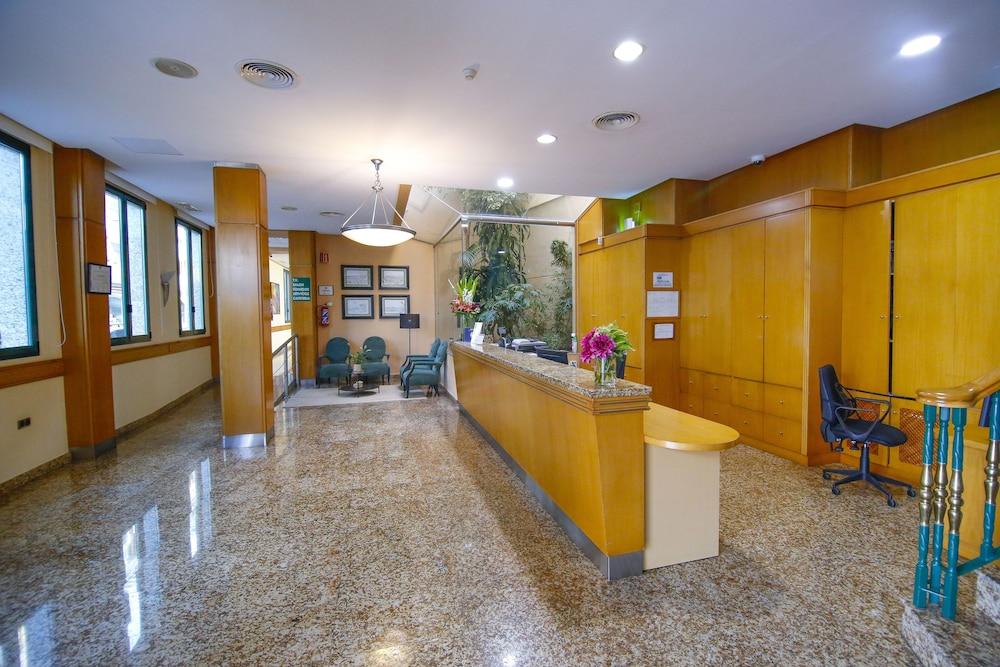 Отель Mainake Costa Del Sol Торре-дель-Мар Экстерьер фото